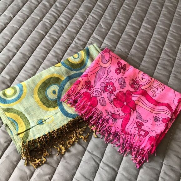 Set of 2 woman’s scarves - Picture 1 of 3